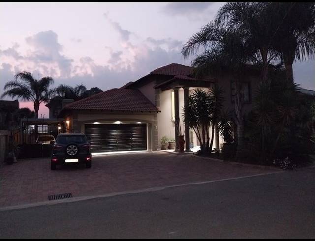 3 BEDROOM CLUSTER FOR SALE IN SONNEVELD